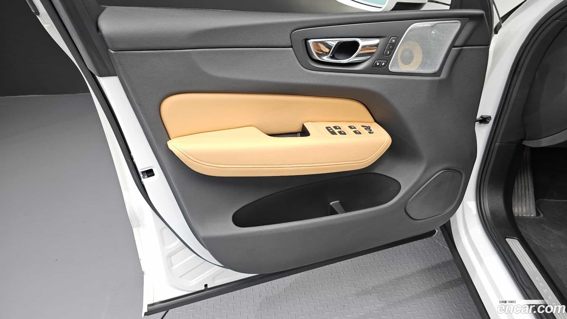 XC60 Volvo 2018.5-INNER-034