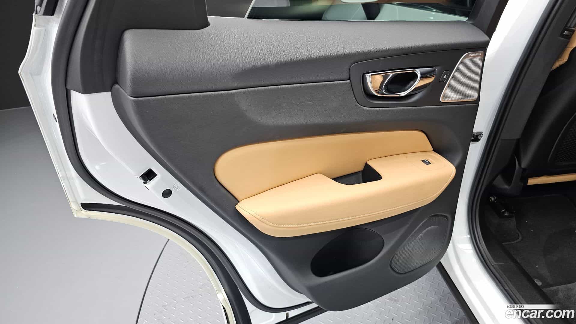 XC60 Volvo 2018.5-INNER-035
