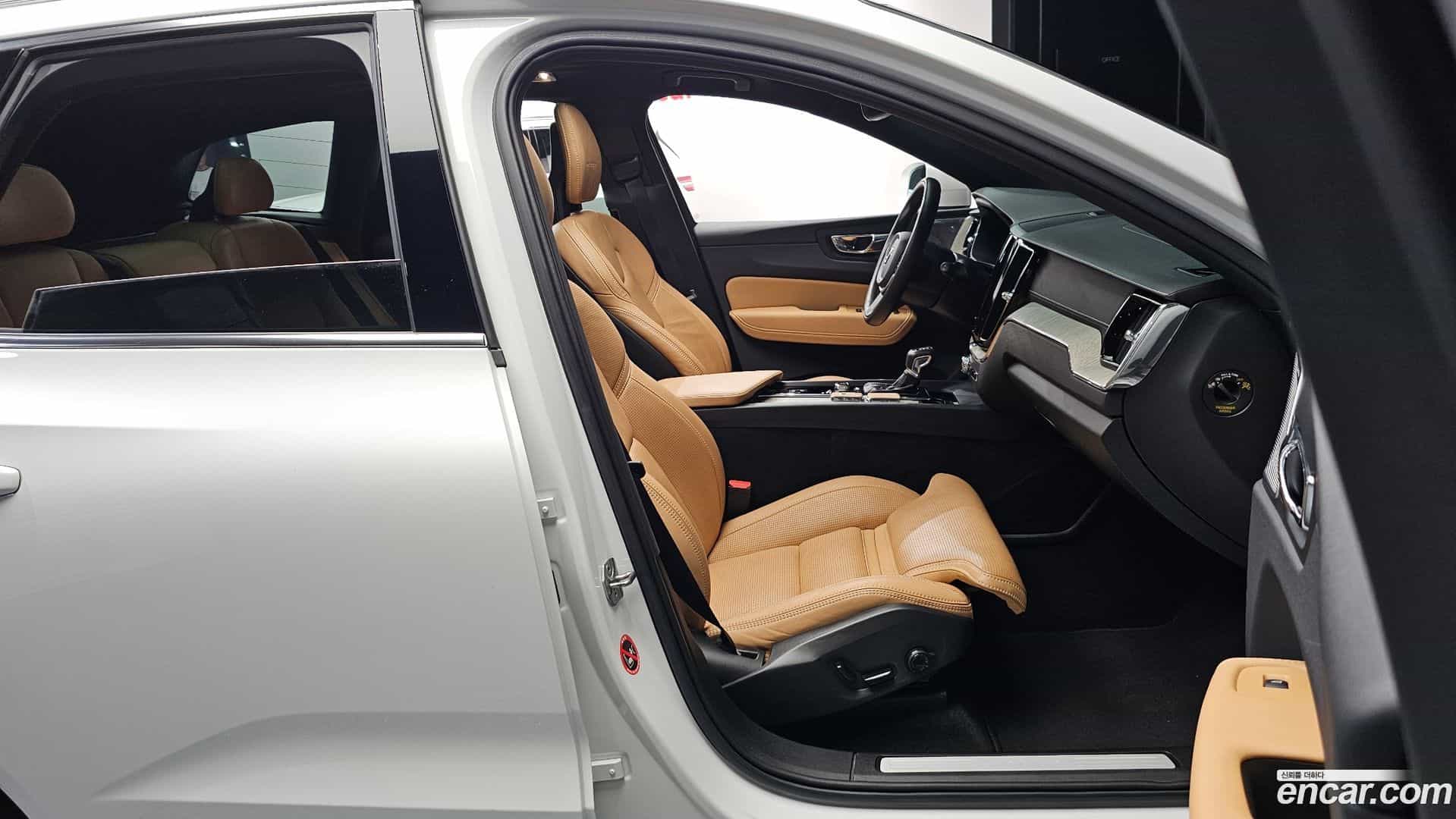XC60 Volvo 2018.5-INNER-036