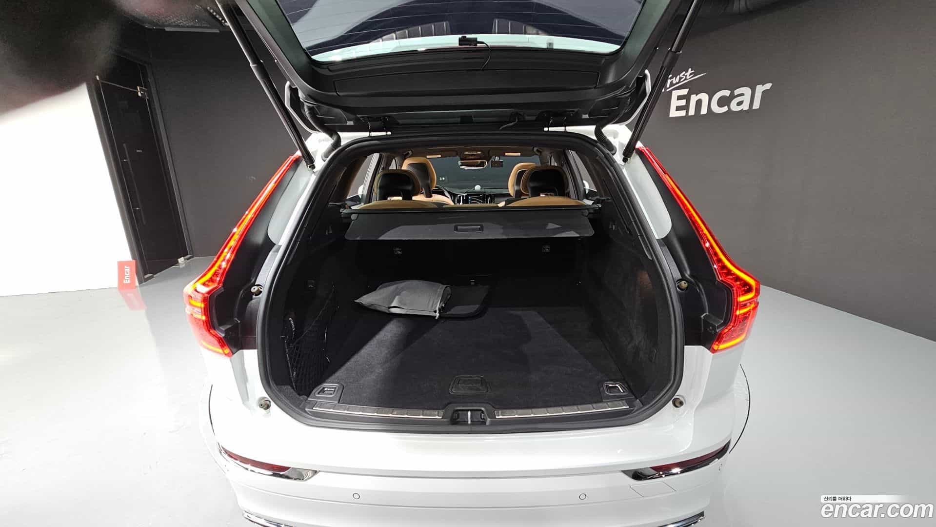 XC60 Volvo 2018.5-OPTION-044