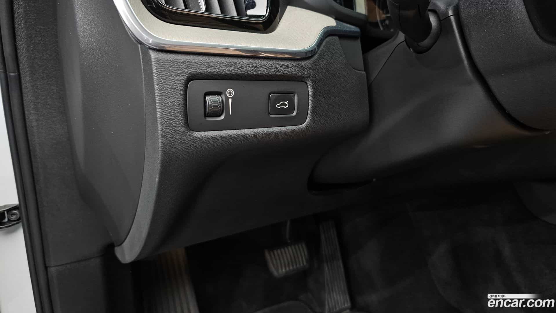 XC60 Volvo 2018.5-OPTION-045