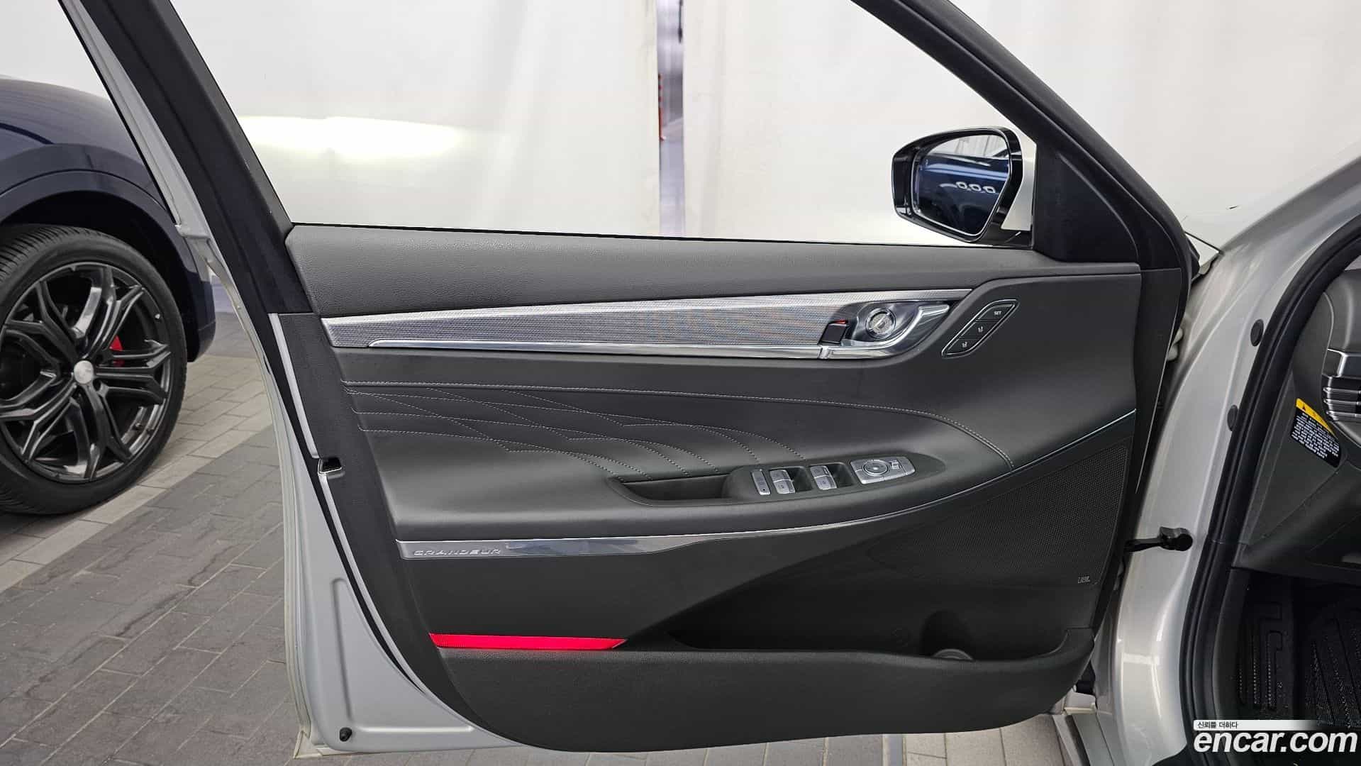 Grandeur Hyundai 2019.11-INNER-034