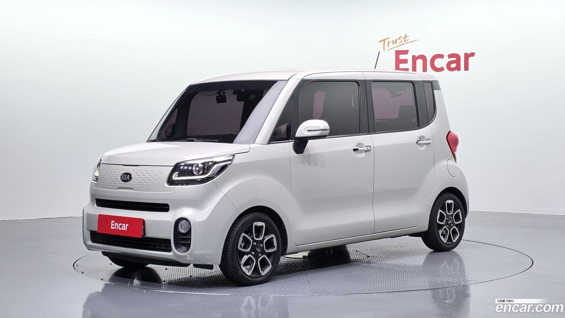 Main__Slider__Photo:RAY Kia 2018.3-0
