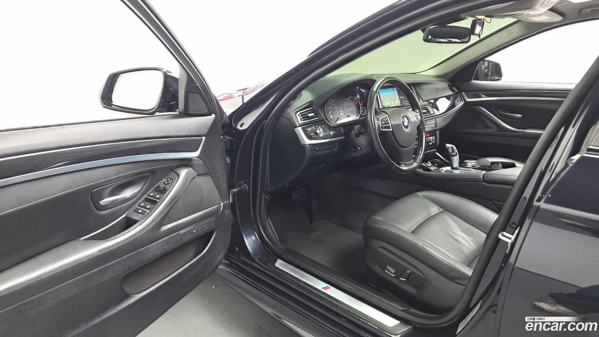 5-Series BMW 2015.10-INNER-010