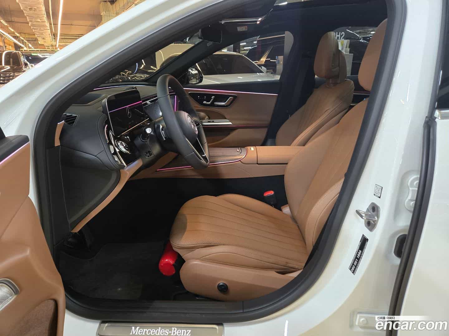 E-Class Mercedes-Benz 2025.11-INNER-008