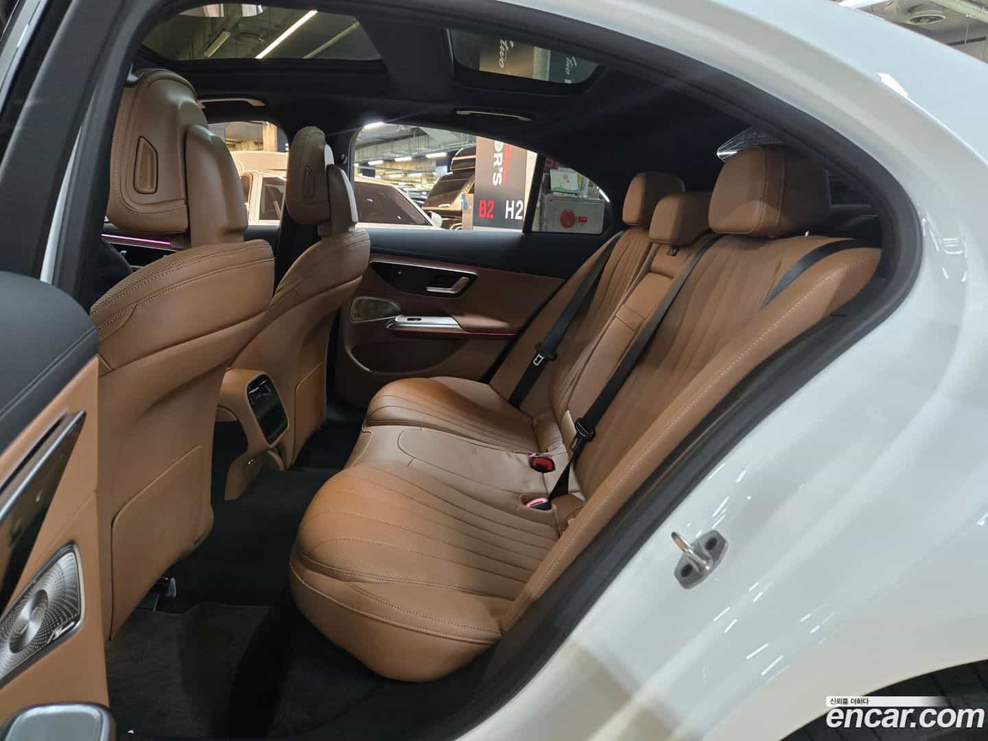 E-Class Mercedes-Benz 2025.11-INNER-010