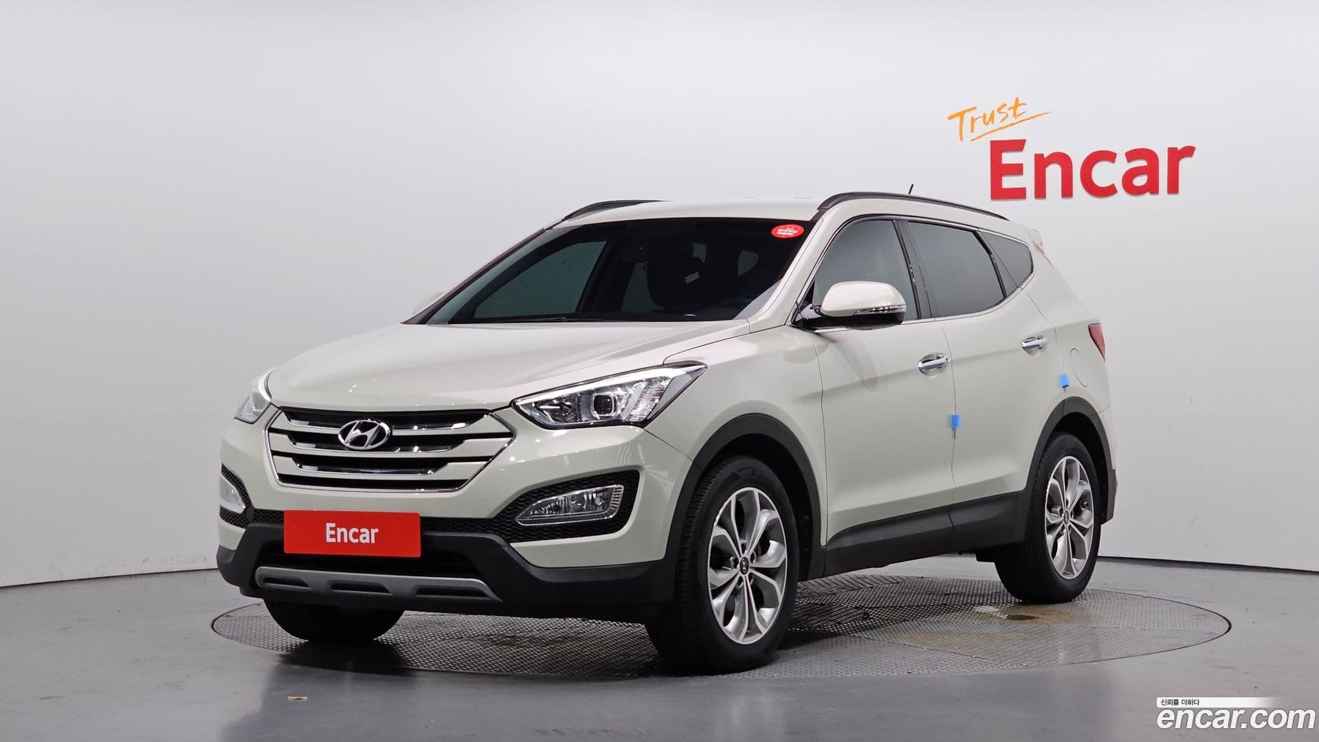 Main__Slider__Photo:Santafe Hyundai 2015.2-0