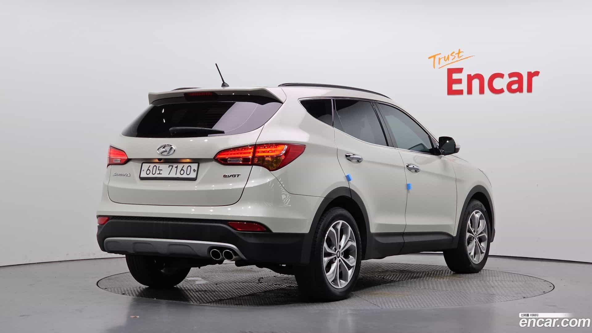 Santafe Hyundai 2015.2-OUTER-002