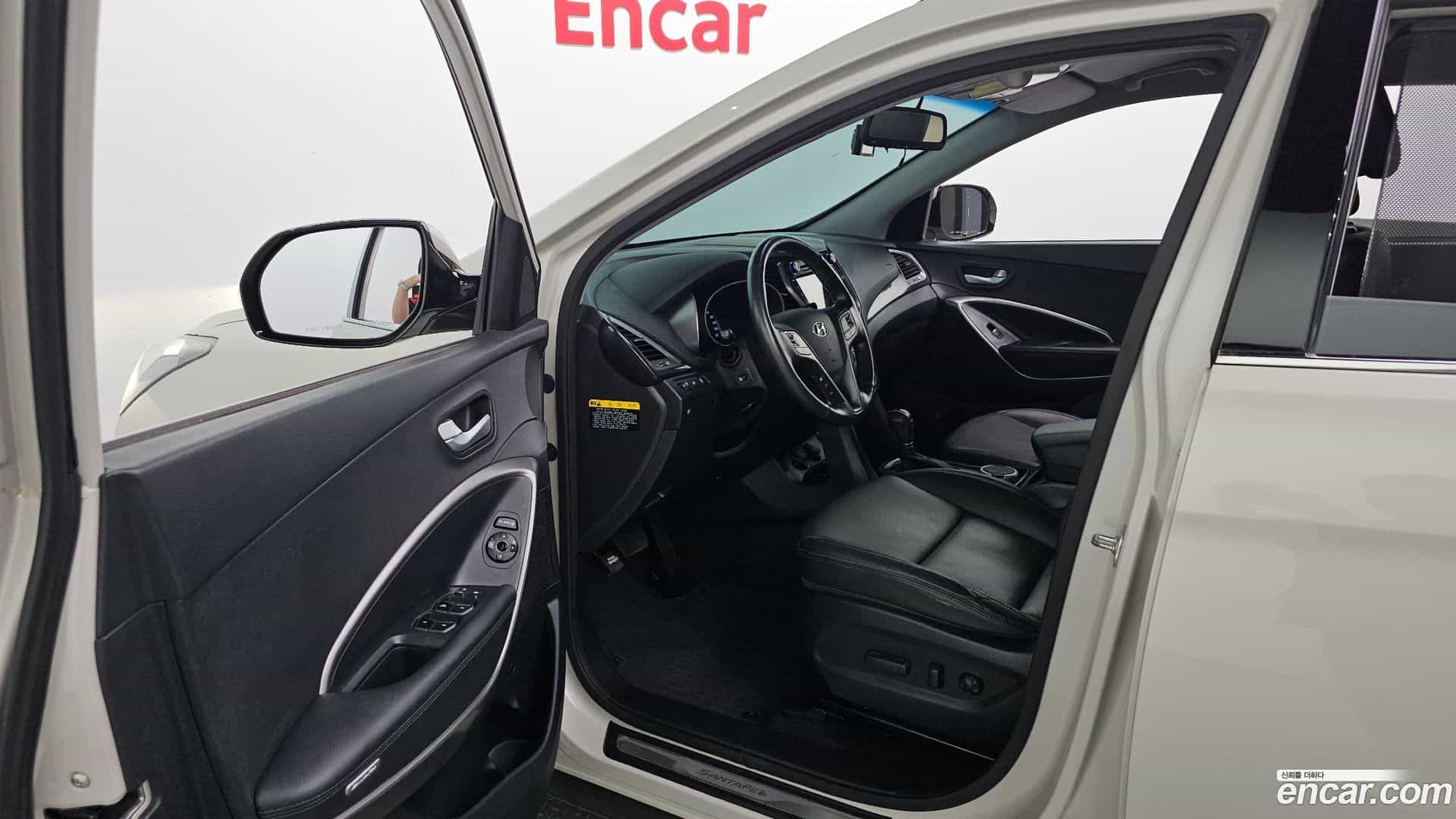 Santafe Hyundai 2015.2-INNER-010