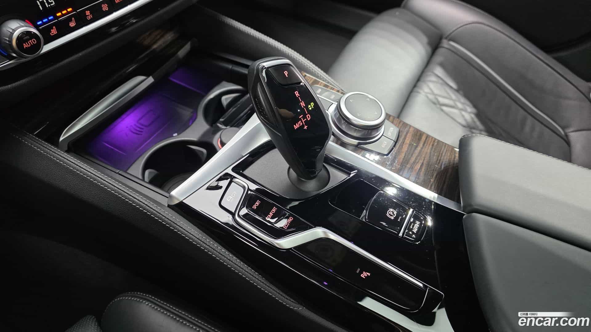 5-Series BMW 2022.2-INNER-009
