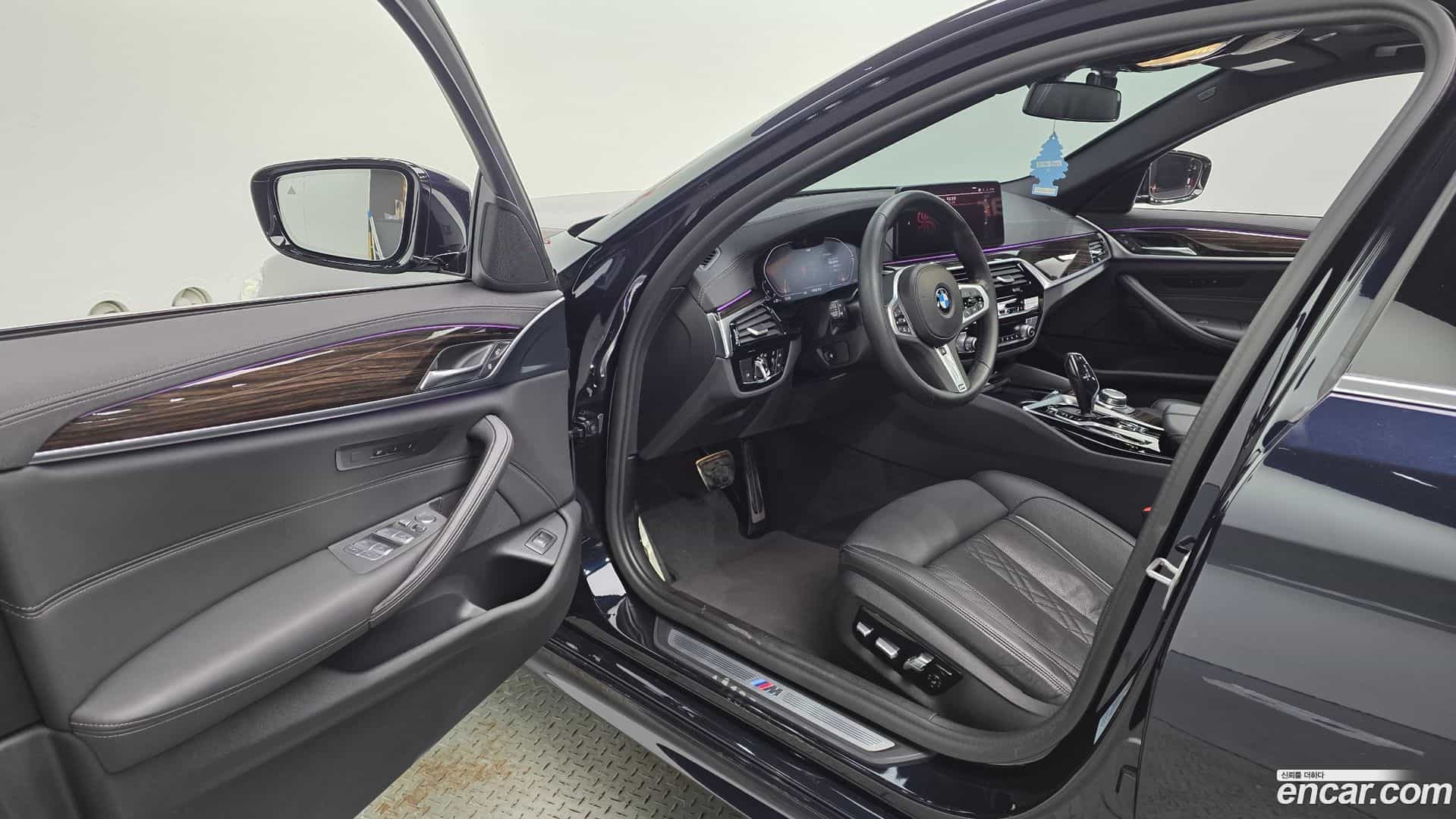 5-Series BMW 2022.2-INNER-010