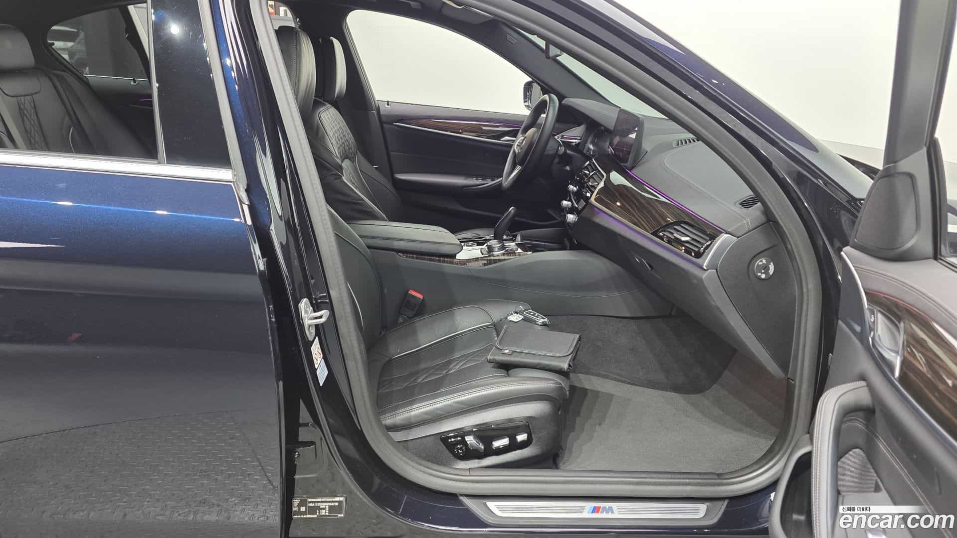 5-Series BMW 2022.2-INNER-036