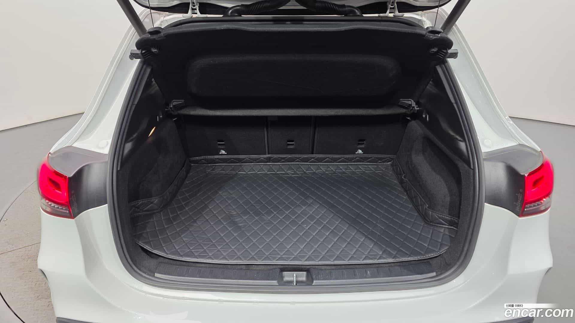 GLA-Class Mercedes-Benz 2021.9-OPTION-022