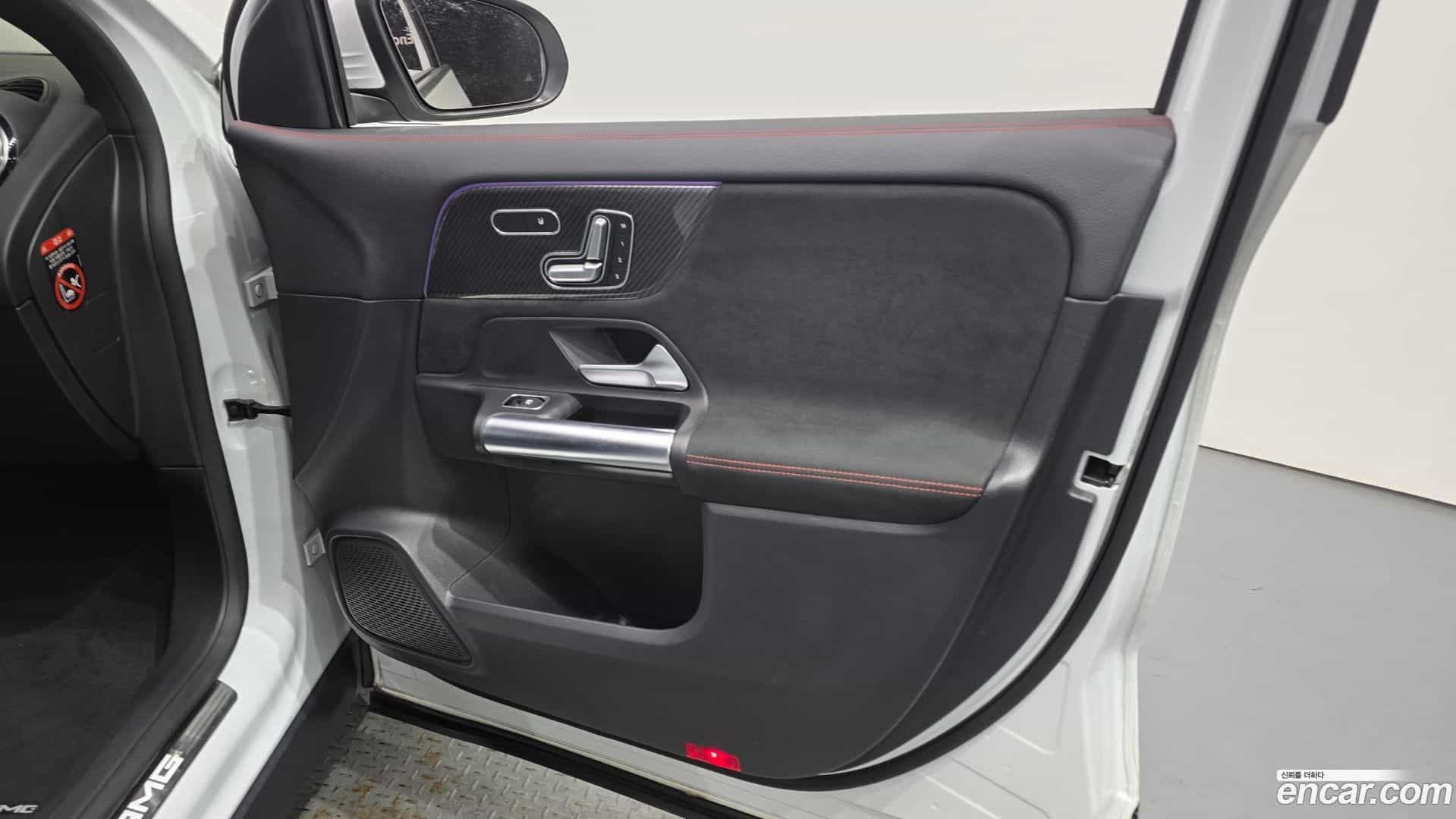 GLA-Class Mercedes-Benz 2021.9-INNER-034
