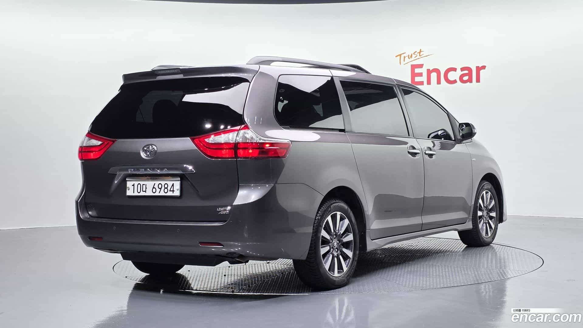 Sienna Toyota 2019.4-OUTER-002