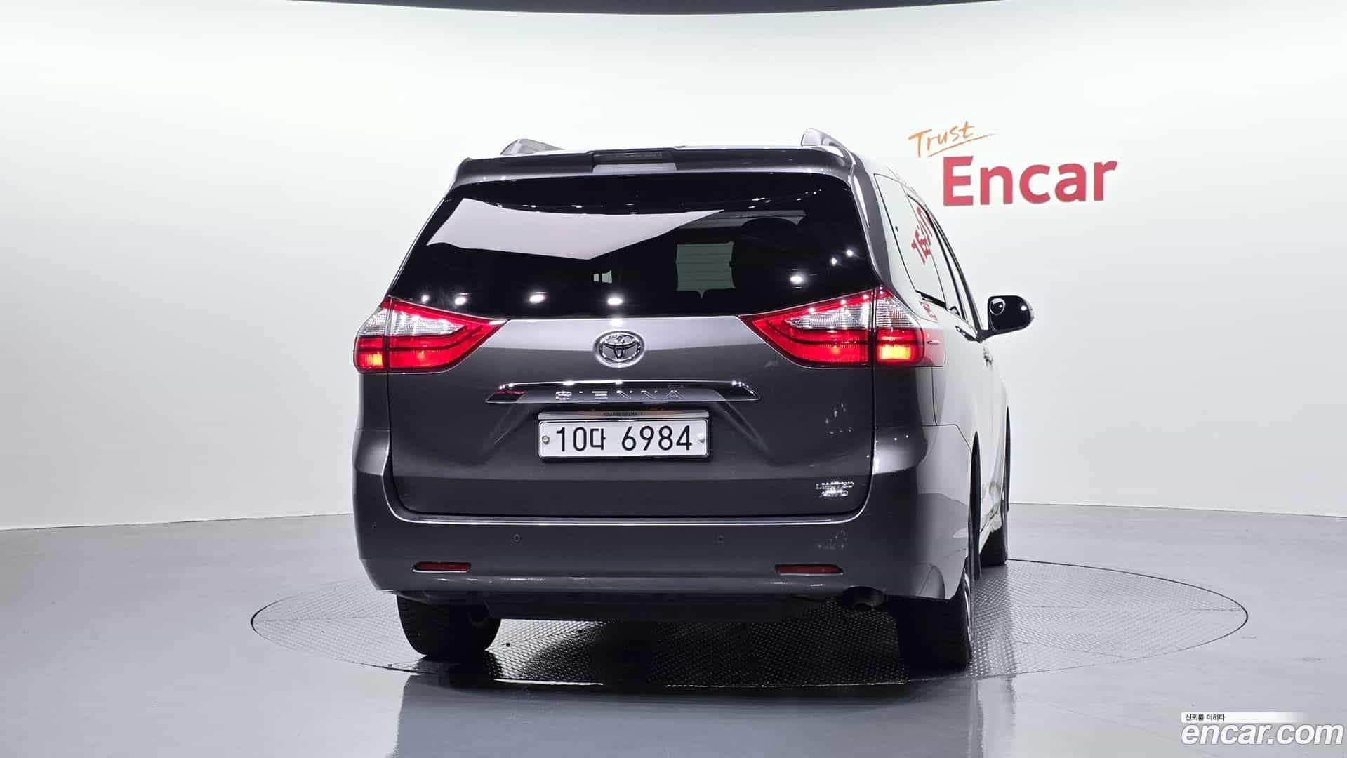 Sienna Toyota 2019.4-OUTER-004