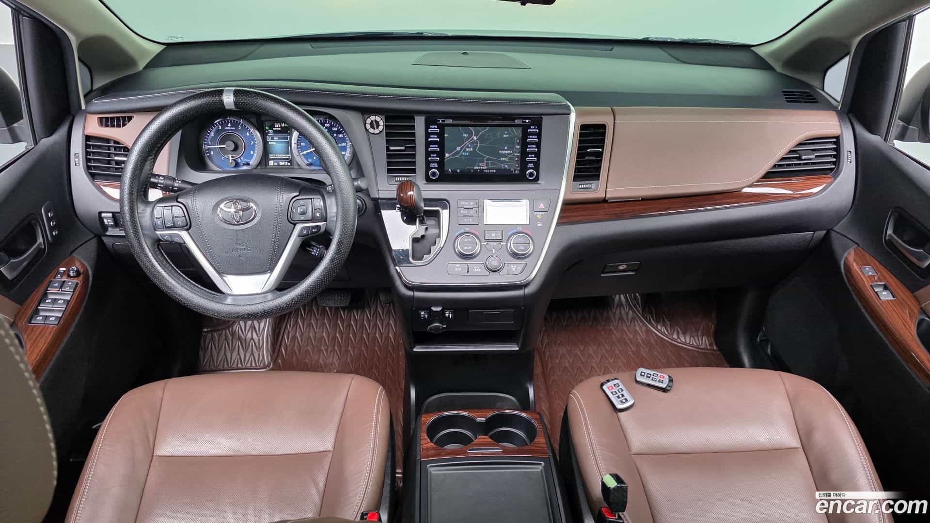 Sienna Toyota 2019.4-INNER-007