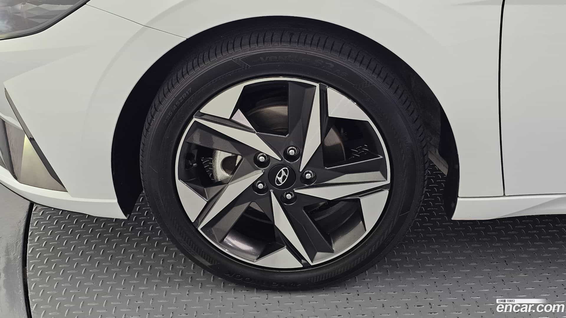AVANTE Hyundai 2022.2-OUTER-005
