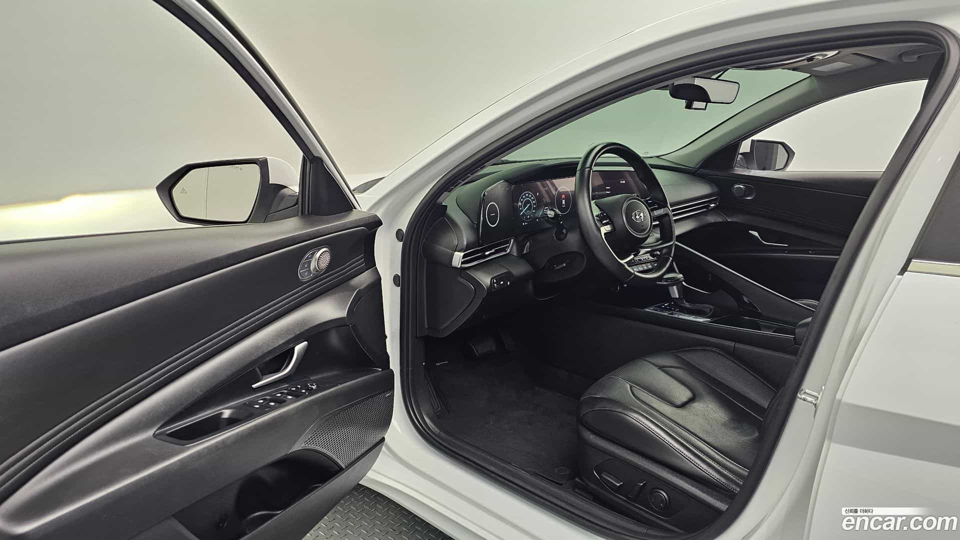 AVANTE Hyundai 2022.2-INNER-010