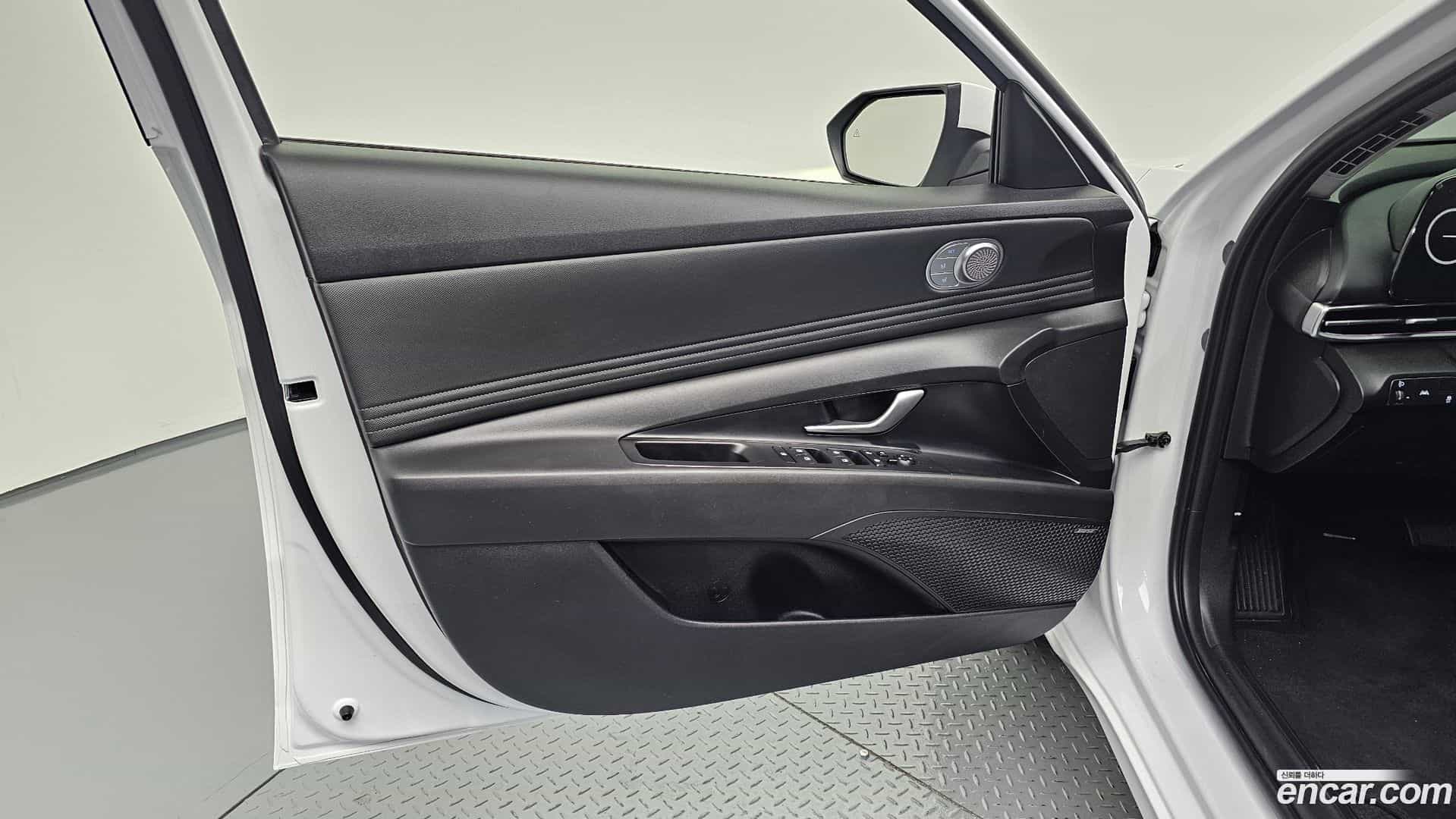 AVANTE Hyundai 2022.2-INNER-034
