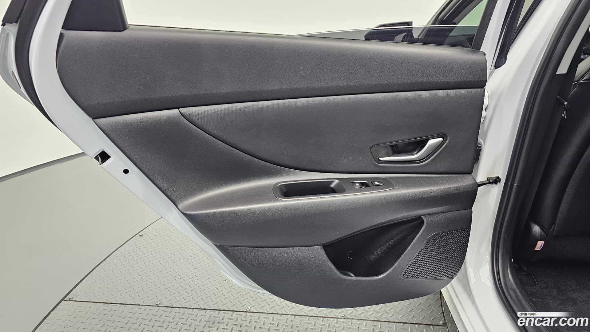 AVANTE Hyundai 2022.2-INNER-035