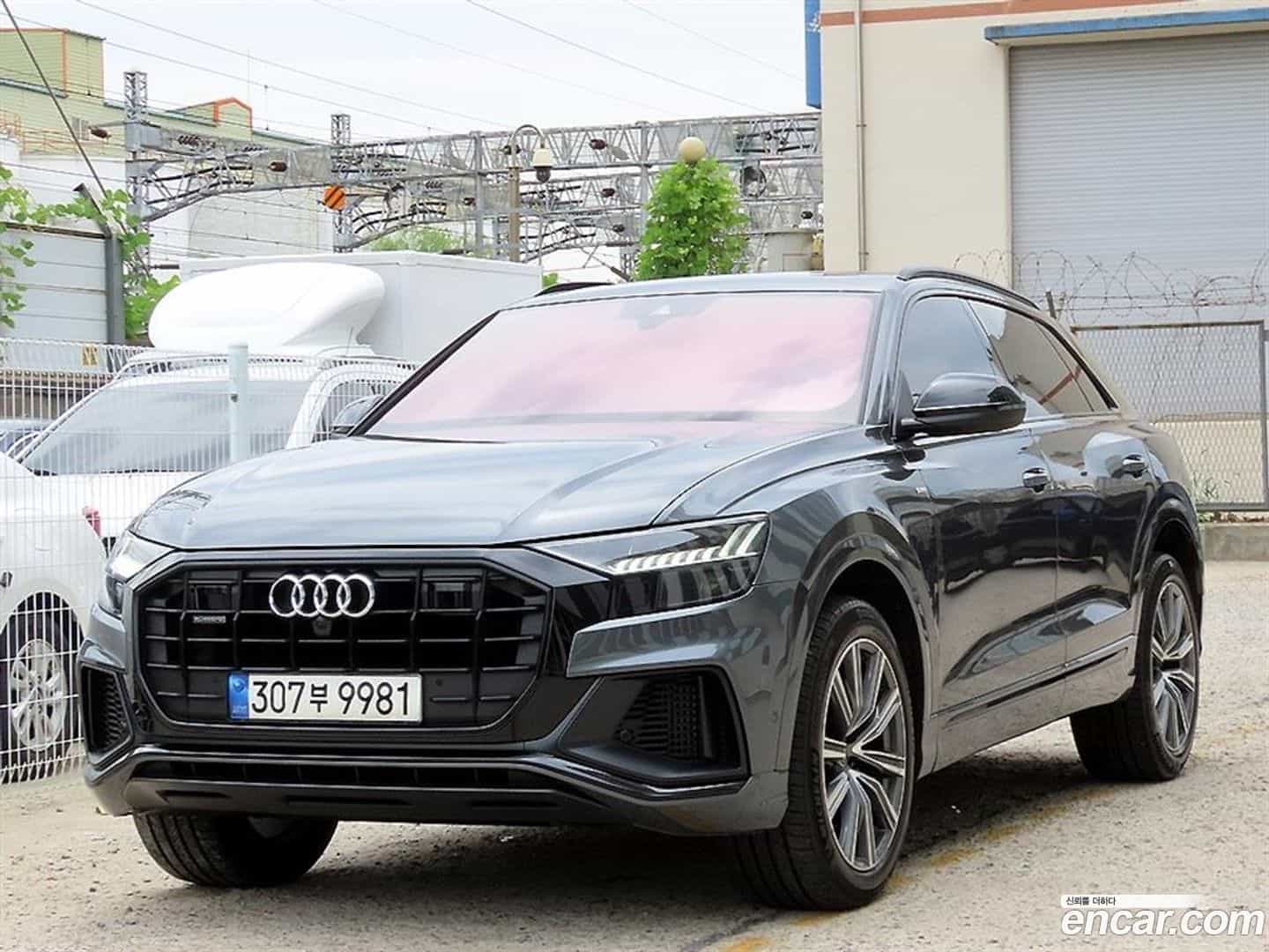 Q8 Audi 2021.1-OUTER-002