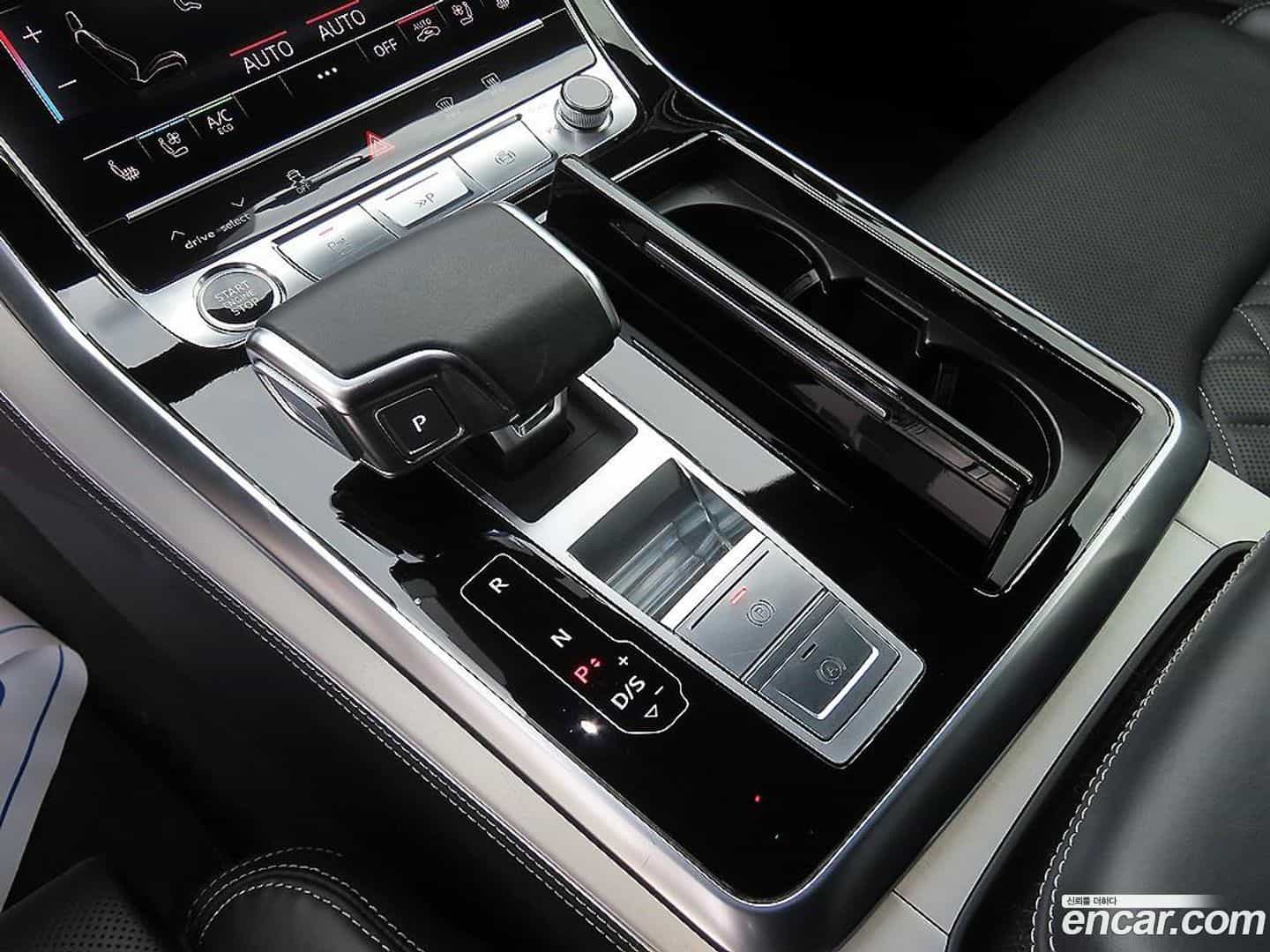 Q8 Audi 2021.1-OPTION-015