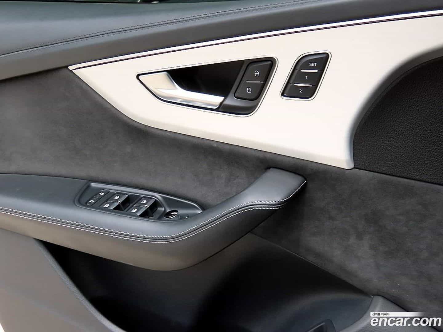 Q8 Audi 2021.1-OPTION-016