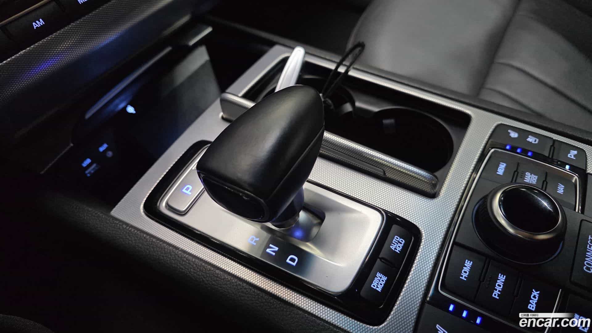 G80 Genesis 2018.0-INNER-009