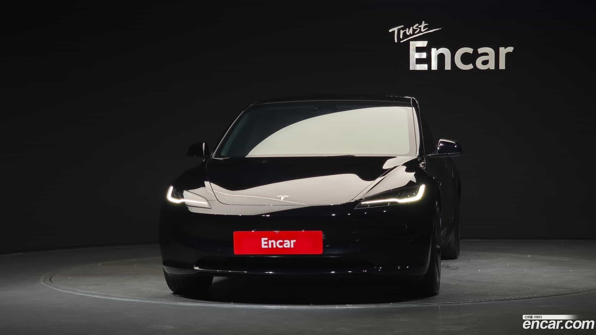 Model 3 Tesla 2024.4-OUTER-003