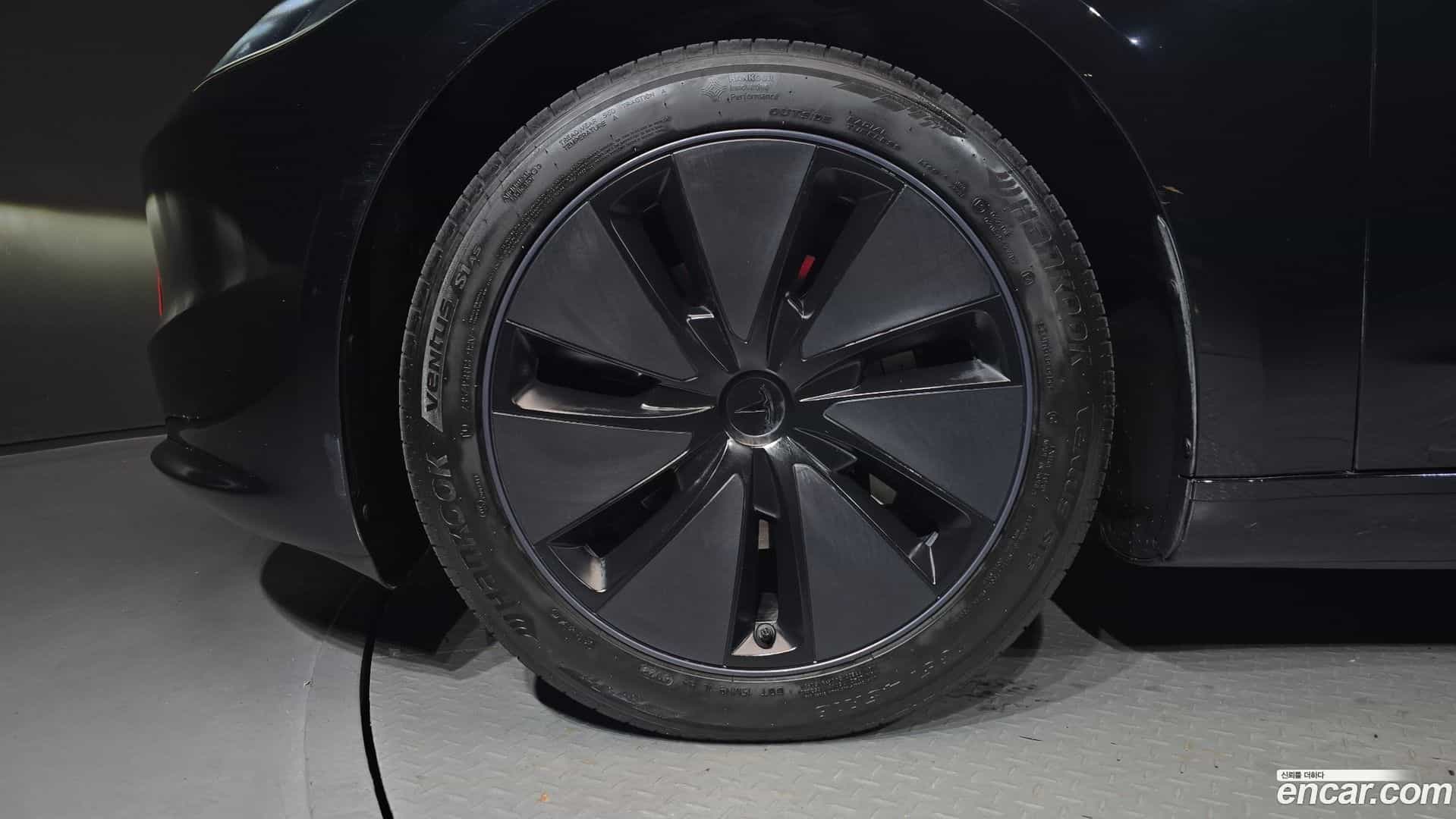 Model 3 Tesla 2024.4-OUTER-005