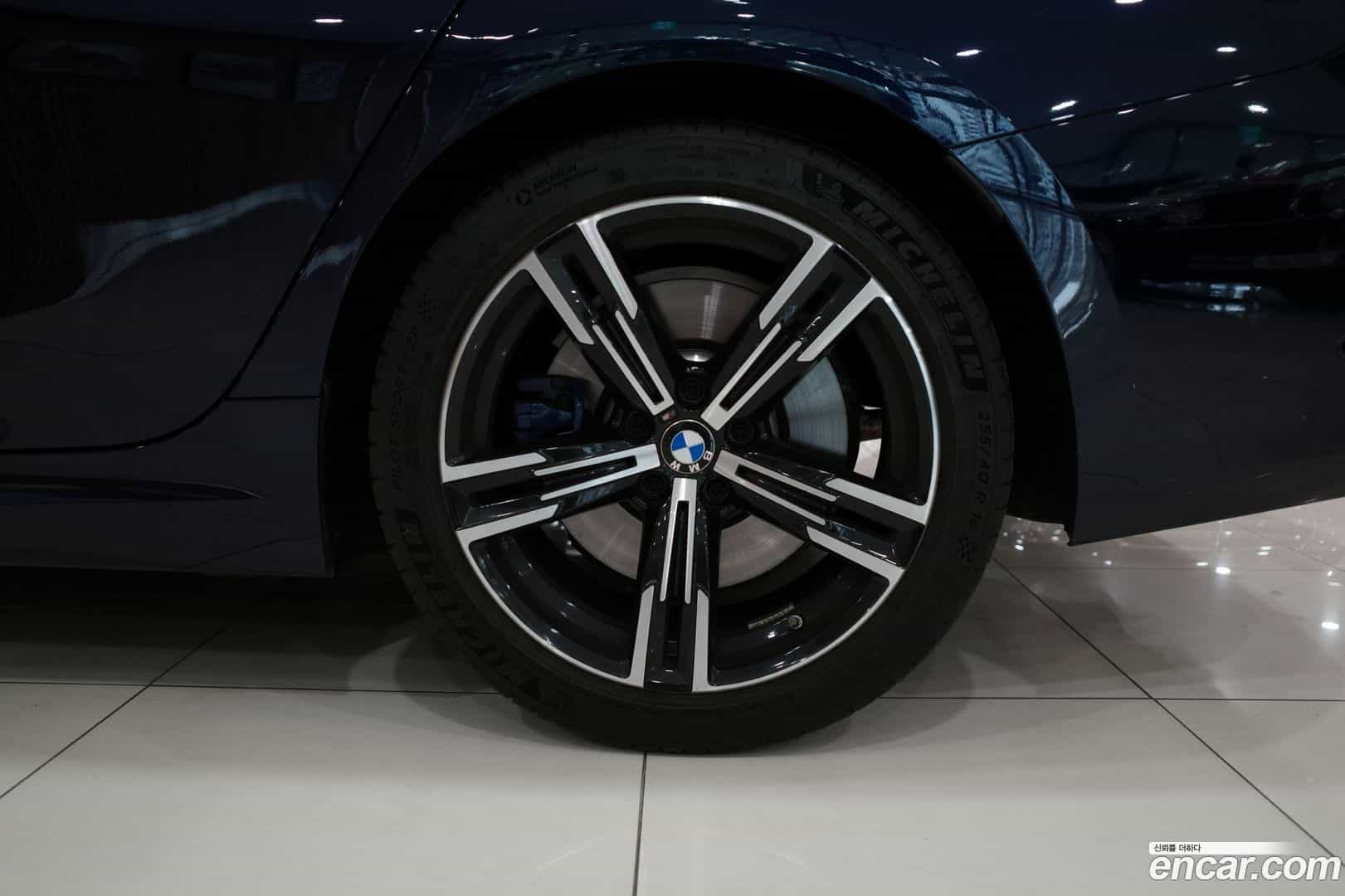 3-Series BMW 2025.10-OUTER-005