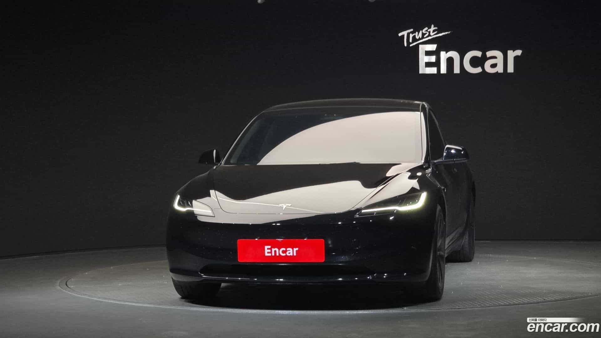 Model 3 Tesla 2024.4-OUTER-003