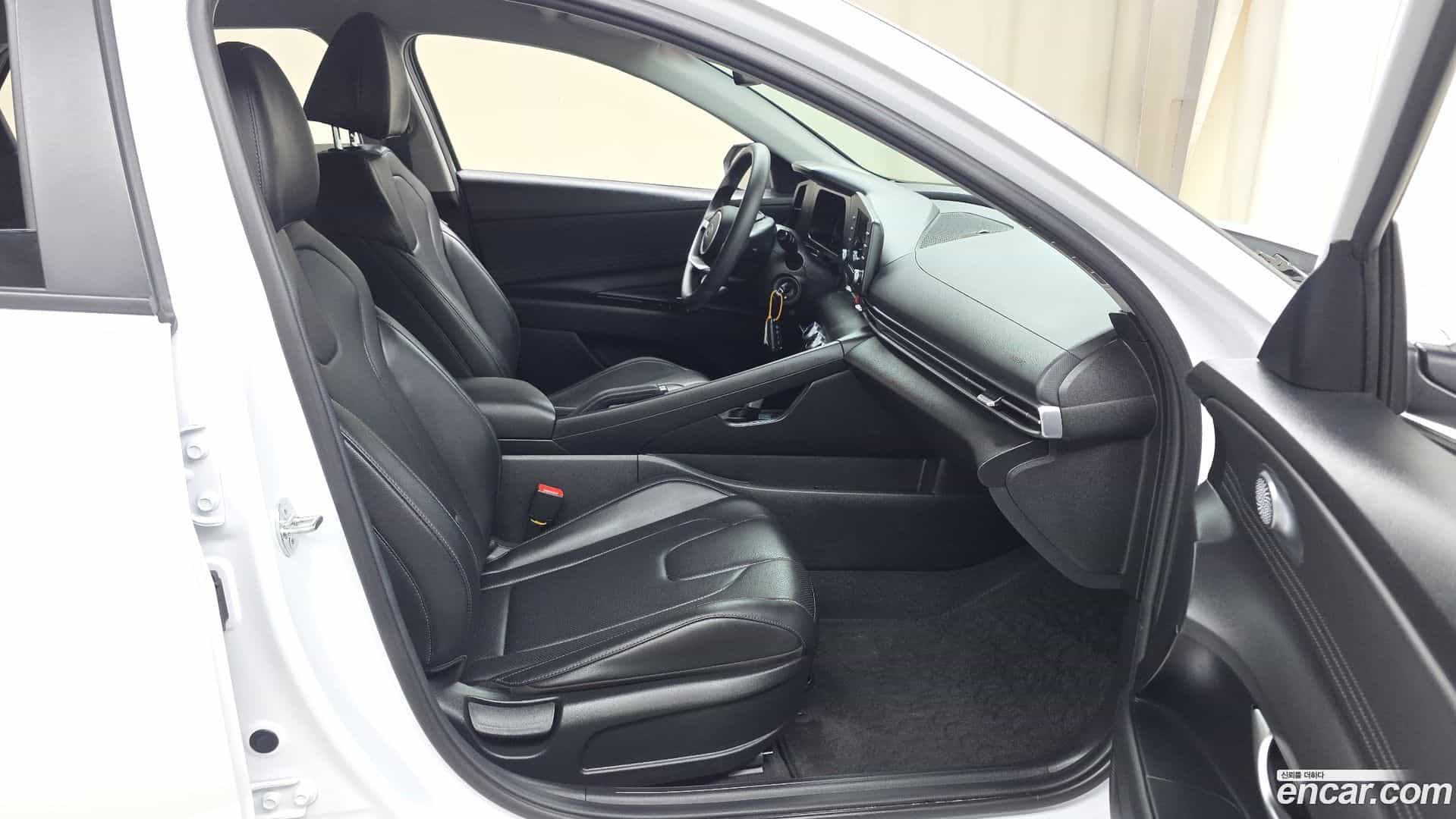 AVANTE Hyundai 2024.6-OPTION-015