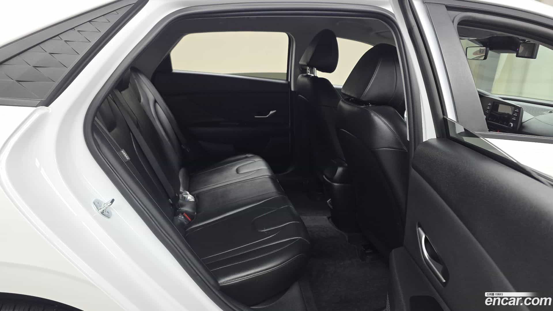 AVANTE Hyundai 2024.6-OPTION-016