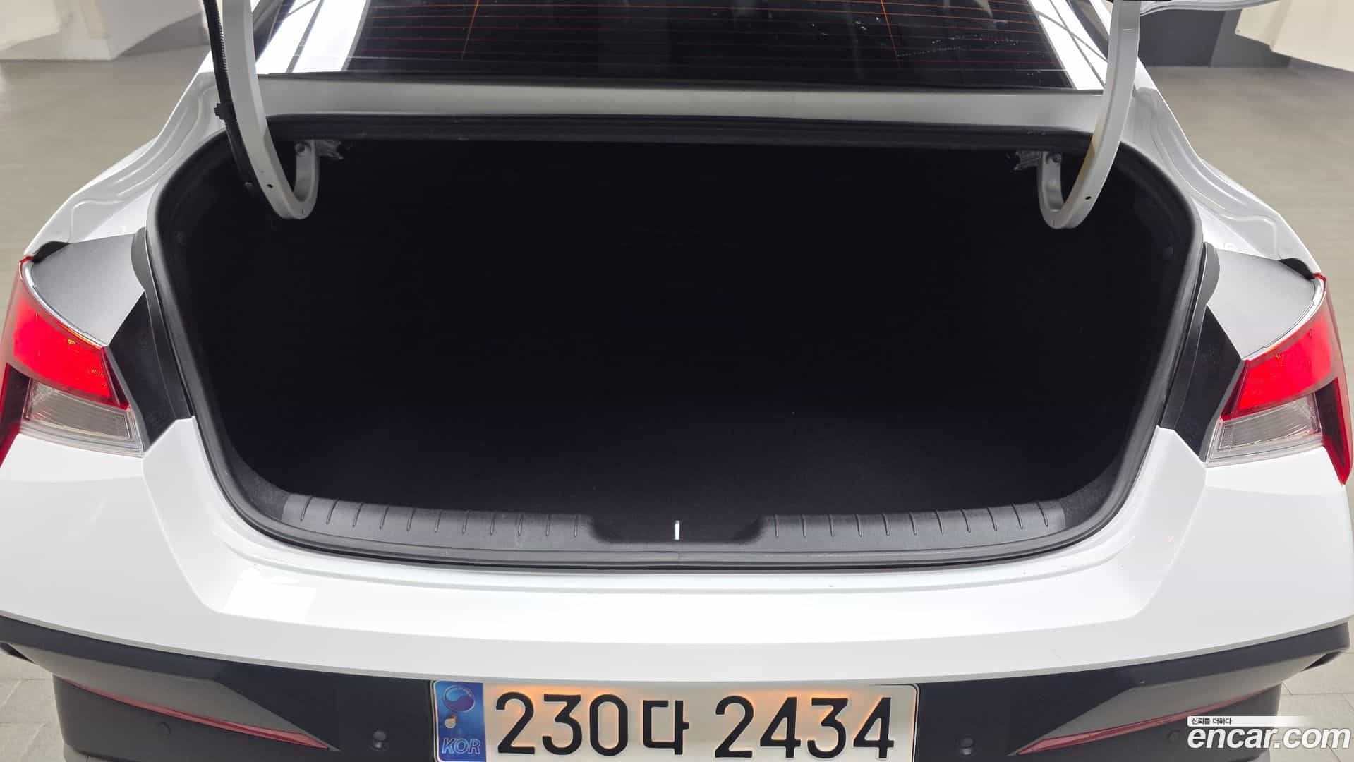AVANTE Hyundai 2024.6-OPTION-024