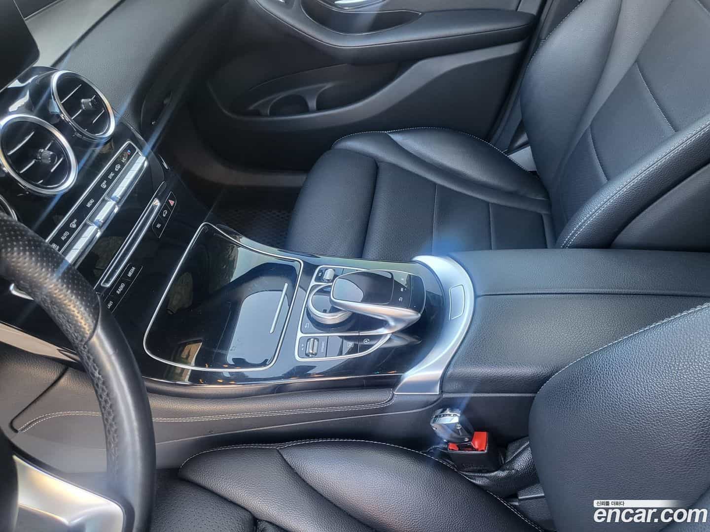 GLC-Class Mercedes-Benz 2017.7-INNER-008