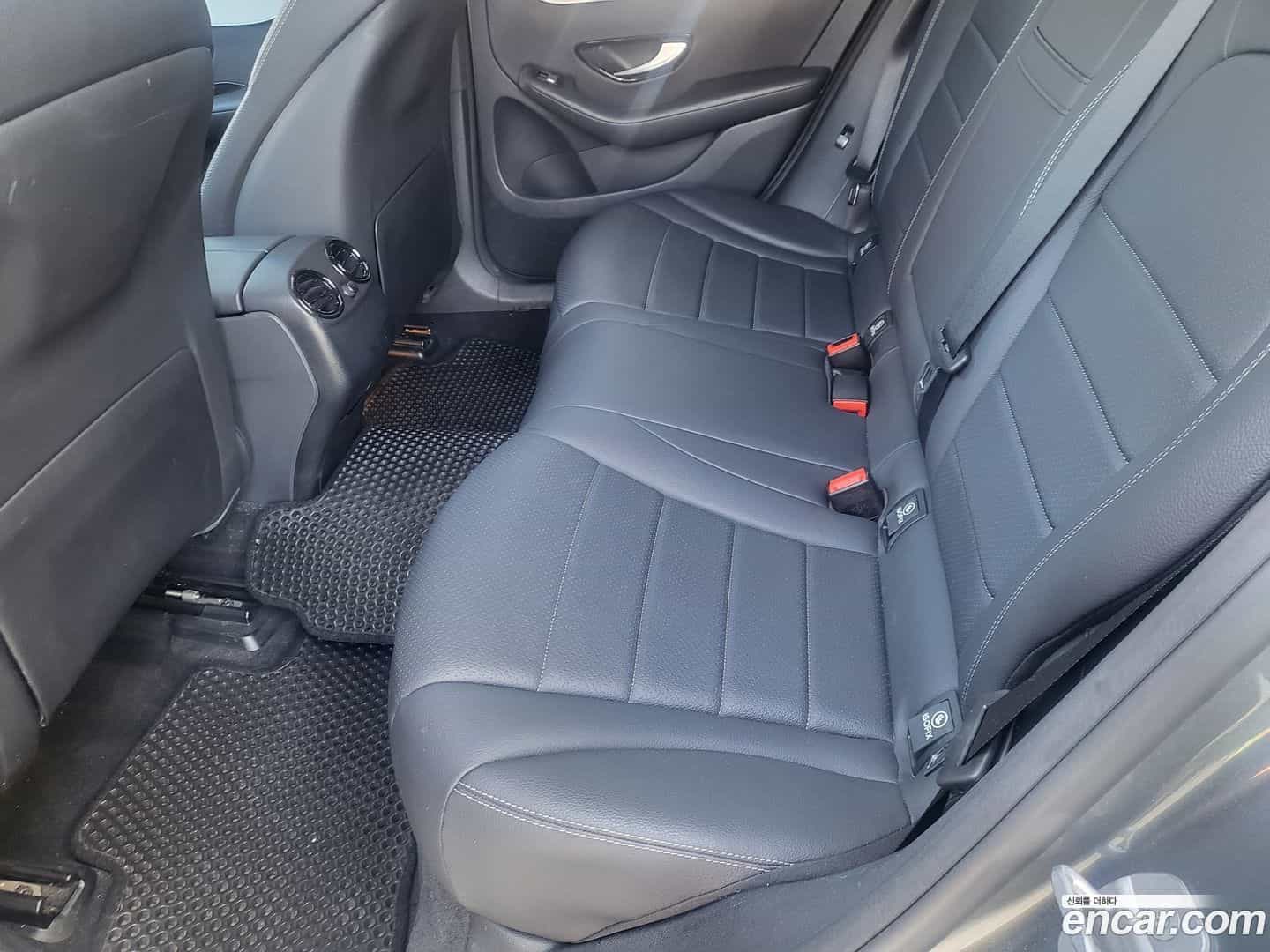 GLC-Class Mercedes-Benz 2017.7-INNER-010