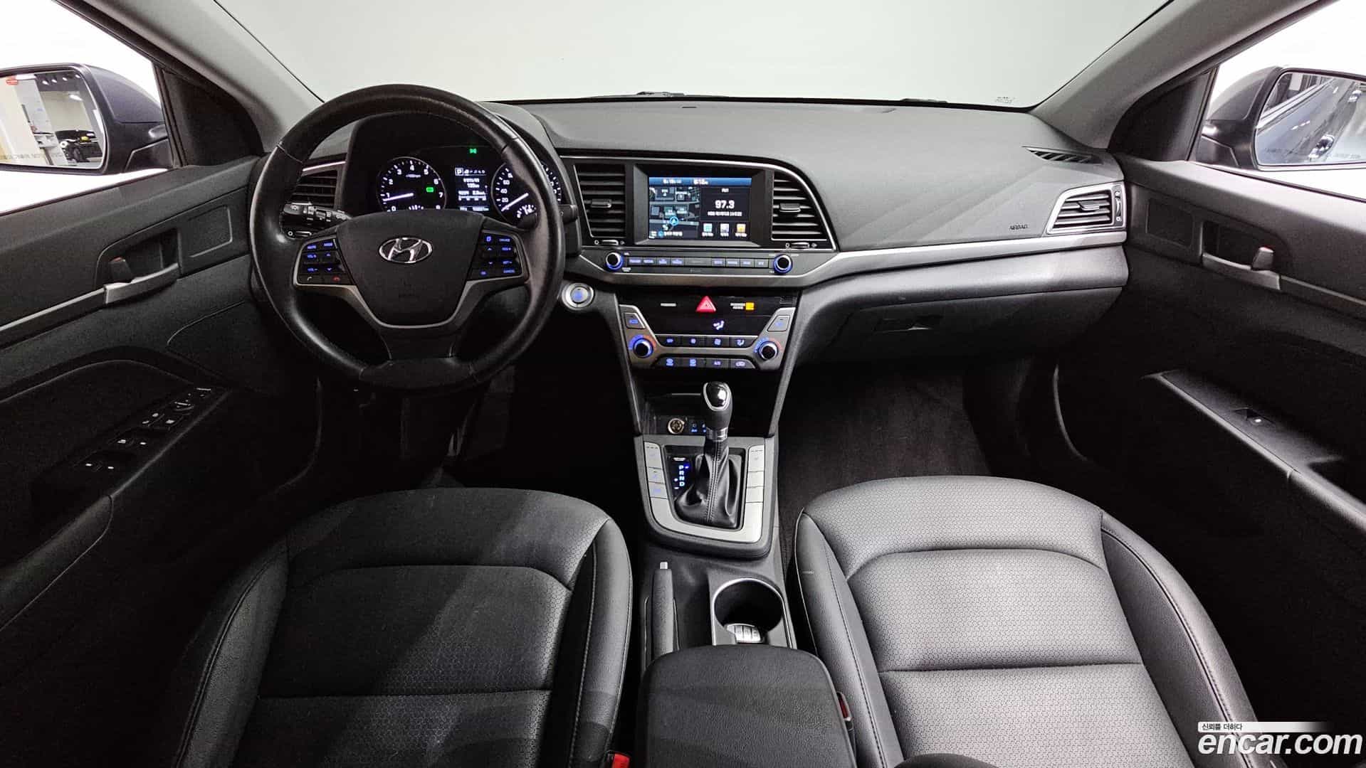 AVANTE Hyundai 2017.1-INNER-007