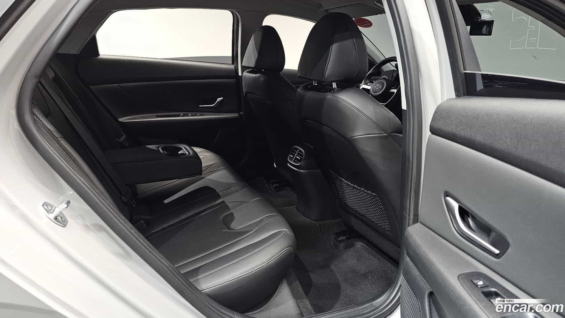 AVANTE Hyundai 2020.4-OPTION-015