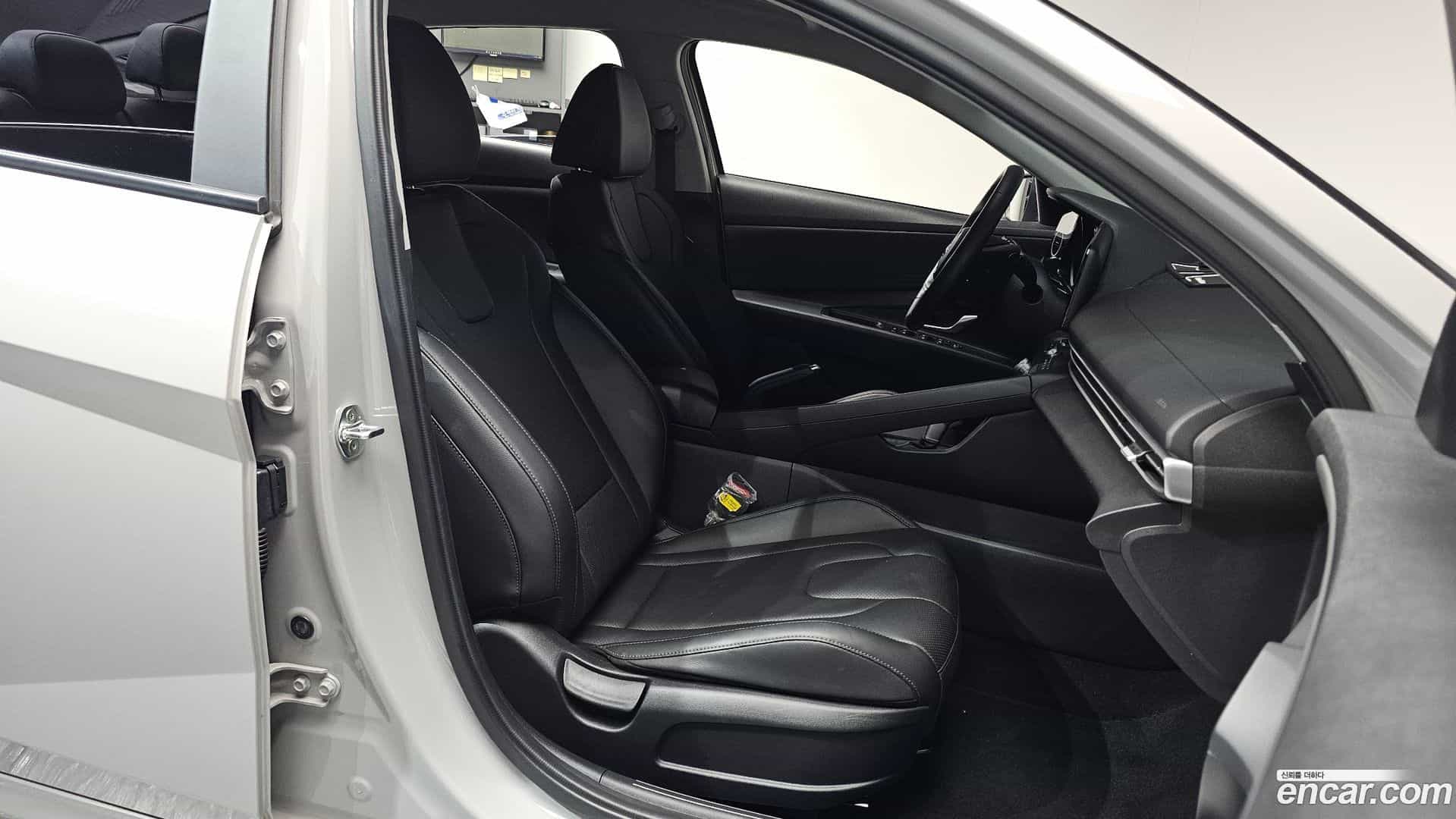 AVANTE Hyundai 2020.4-OPTION-016