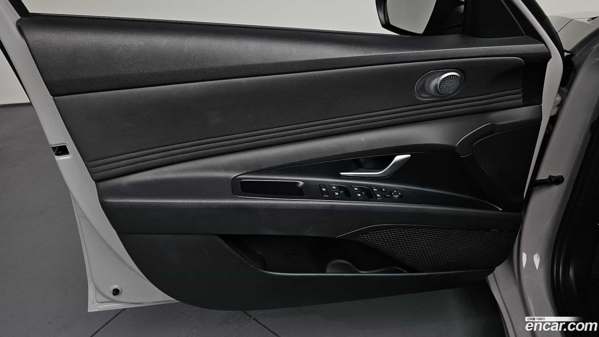 AVANTE Hyundai 2020.4-INNER-034