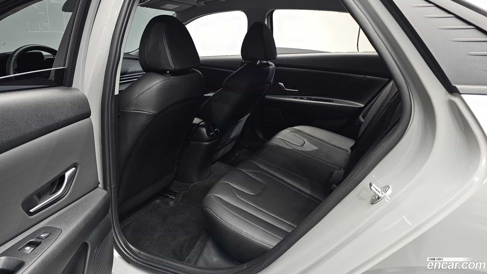 AVANTE Hyundai 2020.4-INNER-036