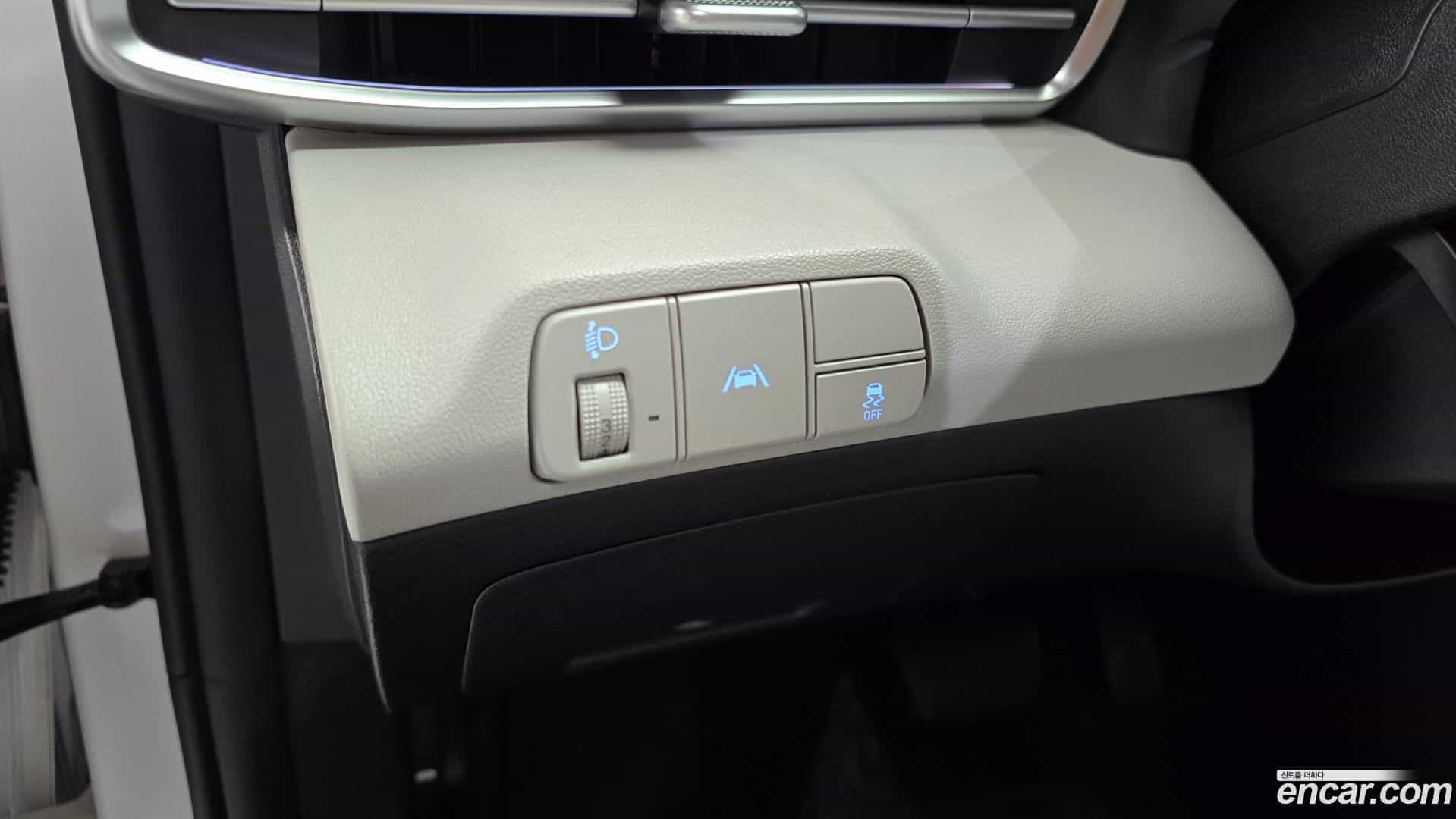 AVANTE Hyundai 2022.10-OPTION-024