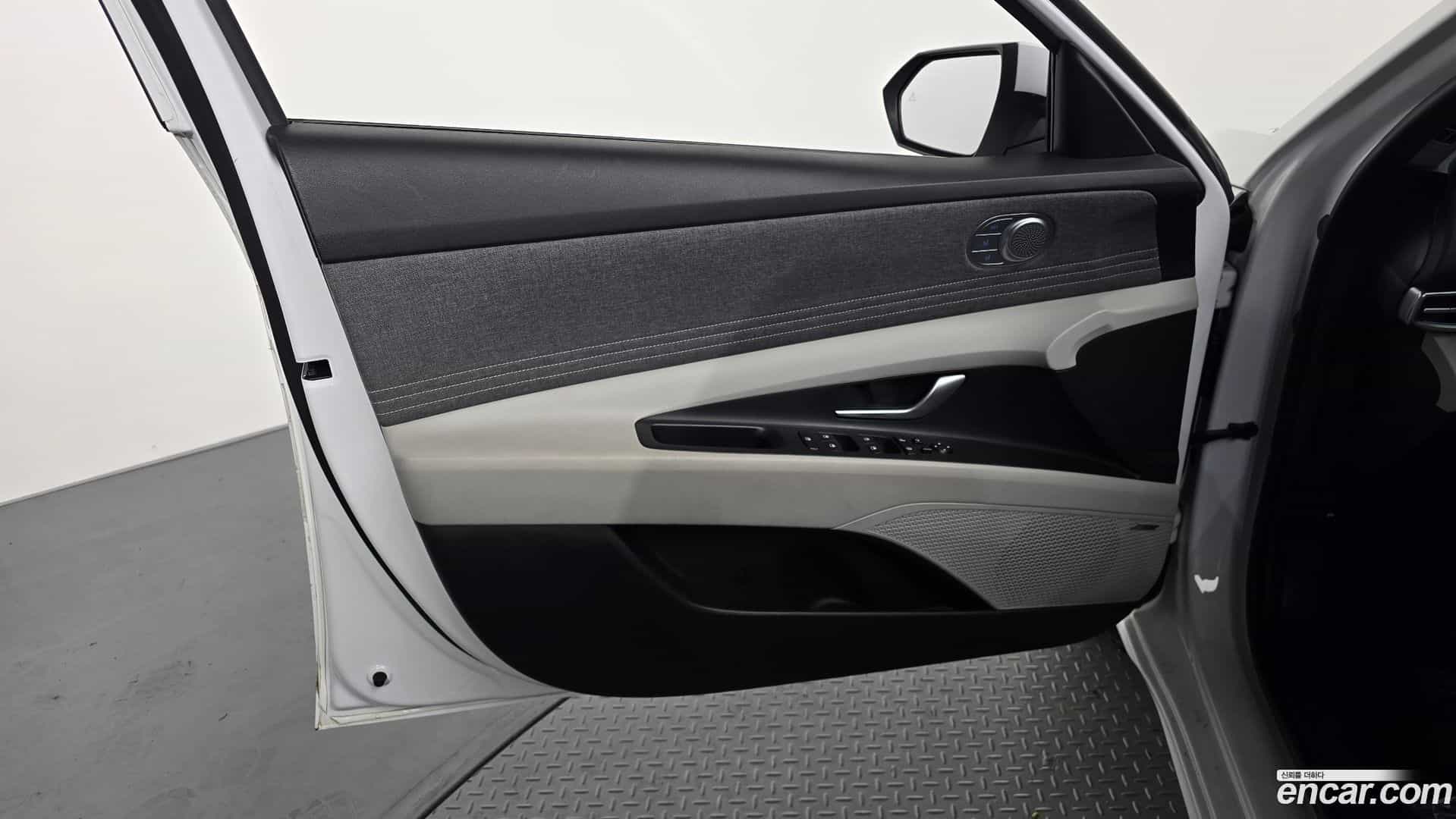AVANTE Hyundai 2022.10-INNER-034
