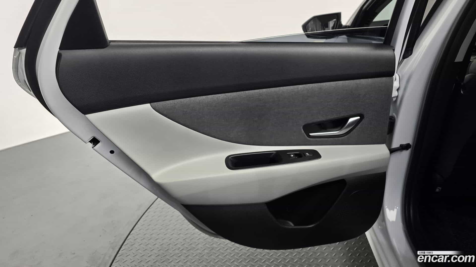 AVANTE Hyundai 2022.10-INNER-035