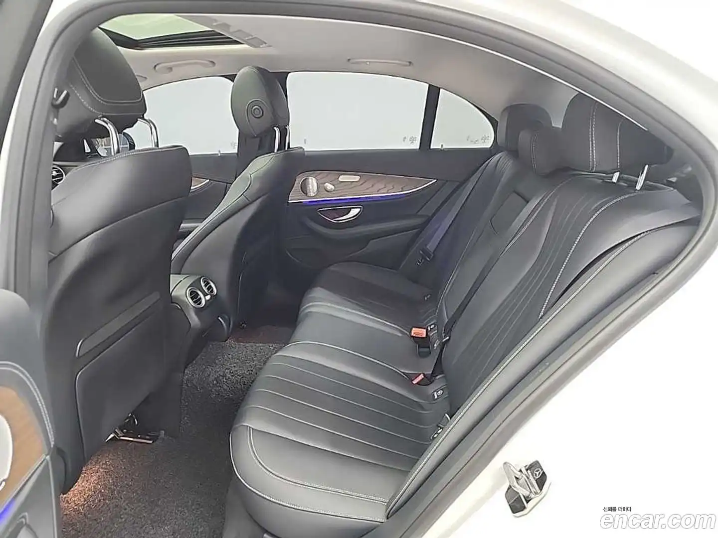 E-Class Mercedes-Benz 2020.3-OPTION-016