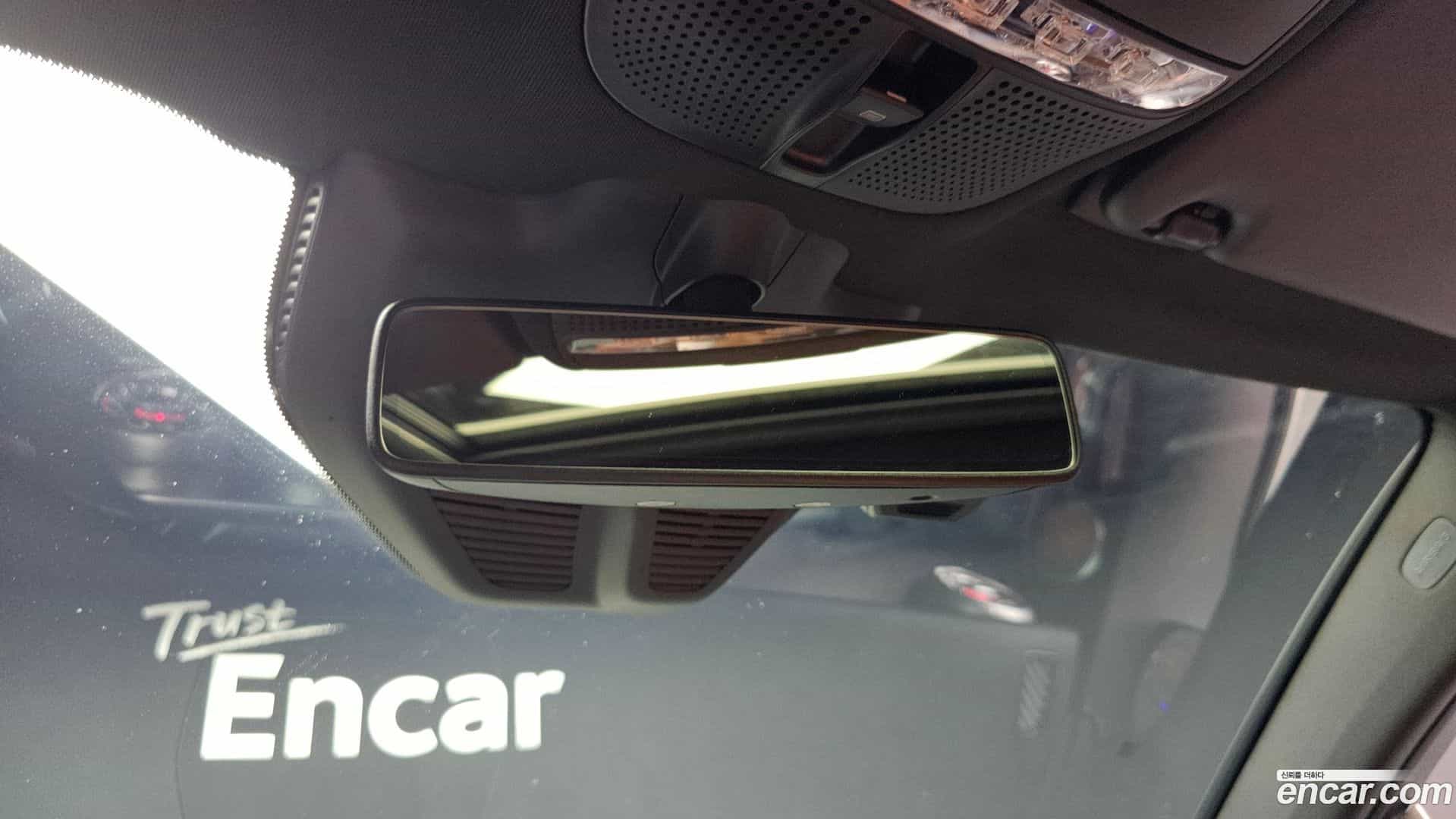 GLC-Class Mercedes-Benz 2020.0-OPTION-023