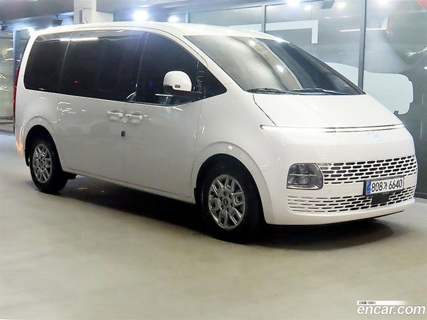 Main__Slider__Photo:Staria Hyundai 2025.2-0