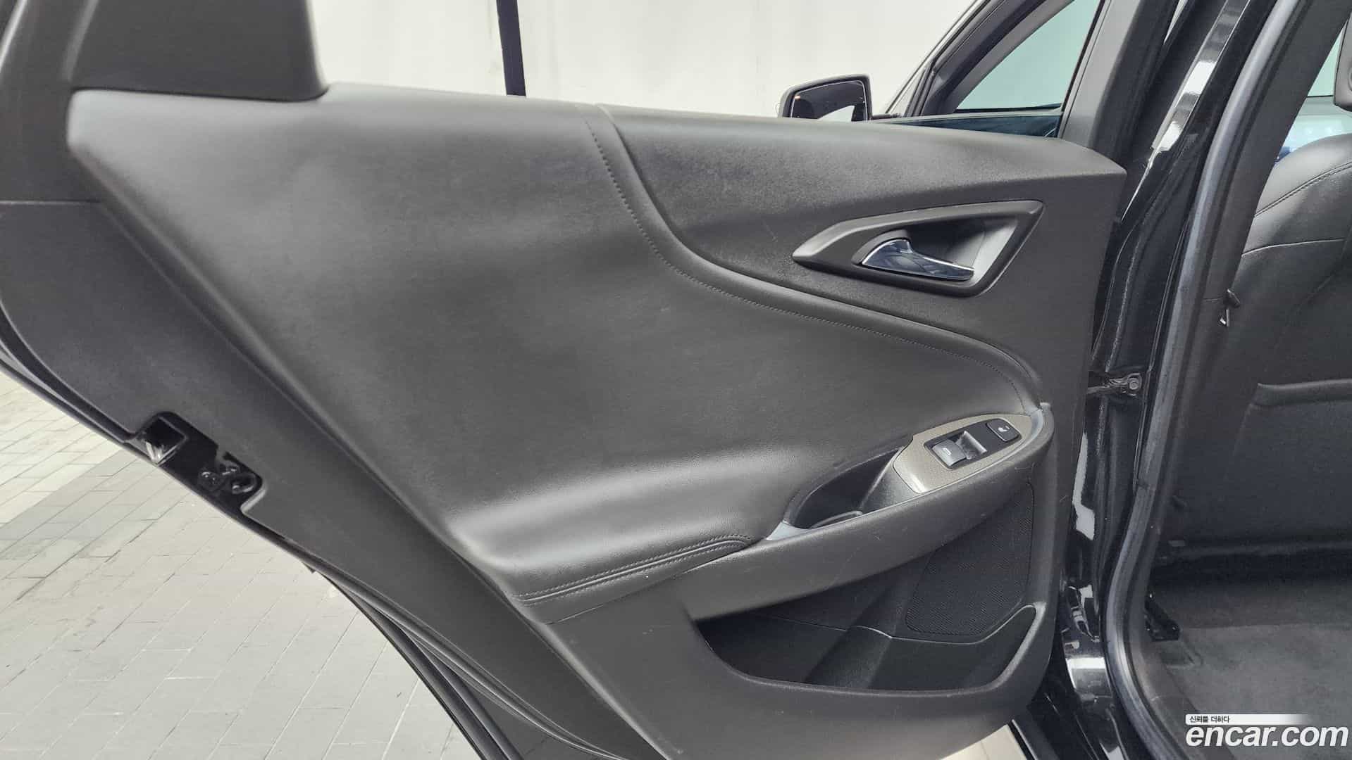 Malibu Chevrolet 2022.3-INNER-035